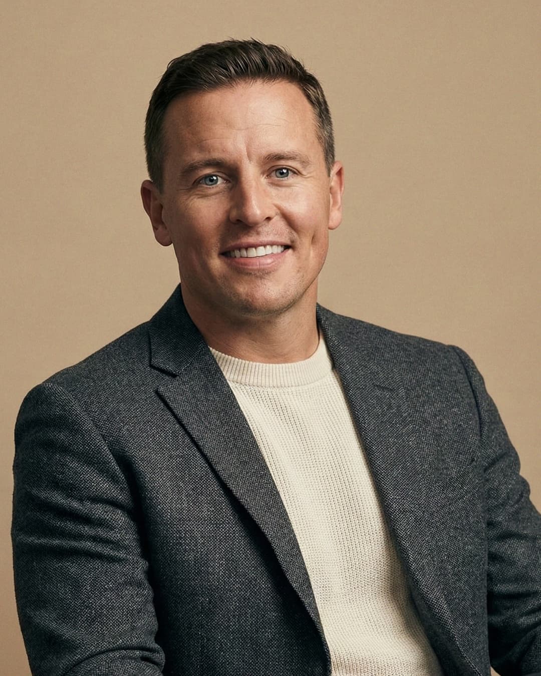 Studio portrait — alt 1